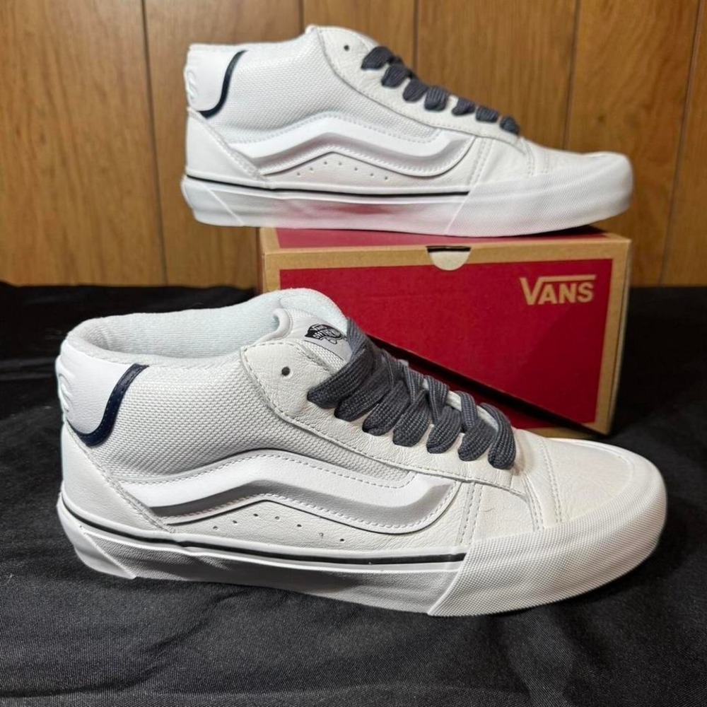 BRAND NEW Knu Mid White Vans Sk8-Hi trainers Size 10 Womens /Size 8 Mens